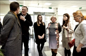 Visita del científico de Universidad de Cadiz fue acompañado por especialistas del Centro de español del Instituto de Filología y Comunicación Lingüística